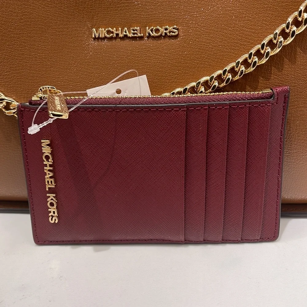 MICHAEL KORS
Jet Set Travel Medium Top Zip Leather Card Case Wallet
Dark Cherry - Picture 3 of 16